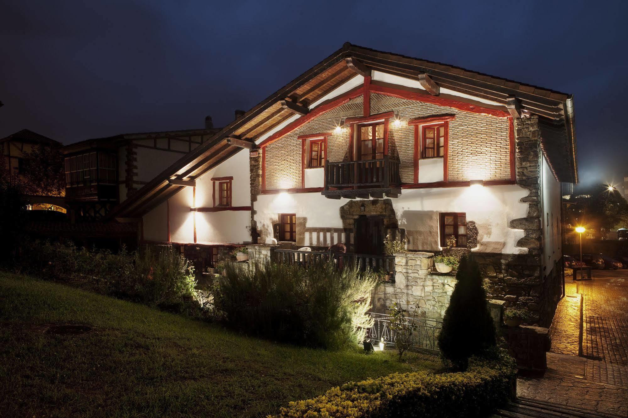 Hotel Iraragorri Гальдакано Экстерьер фото